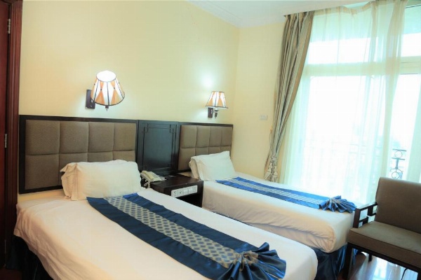 Blue Birds International Hotel image 13