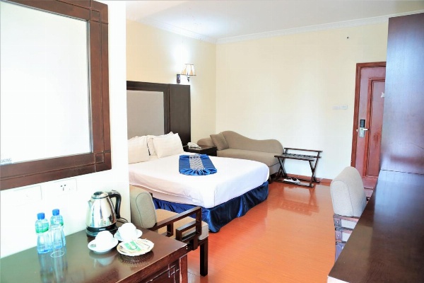 Blue Birds International Hotel image 7