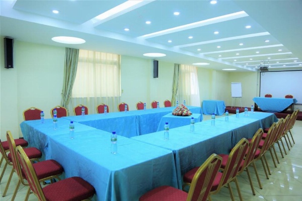 Blue Birds International Hotel image 9